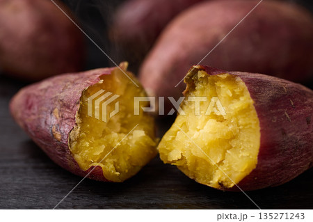 熱々の焼き芋 千葉県産シルクスイート 熱々の焼き芋 千葉県産シルクスイート 135271243