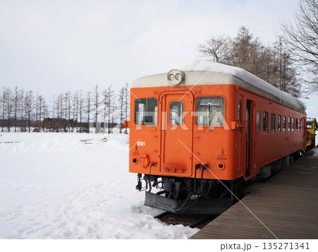 旧国鉄広尾線の幸福駅のプラットフォーム 旧国鉄広尾線の幸福駅のプラットフォーム 135271341