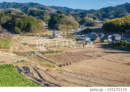 明日香村の田園風景　奈良県 135272119