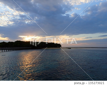 グリーン島 曇りの日の出 グリーン島 曇りの日の出 135273021