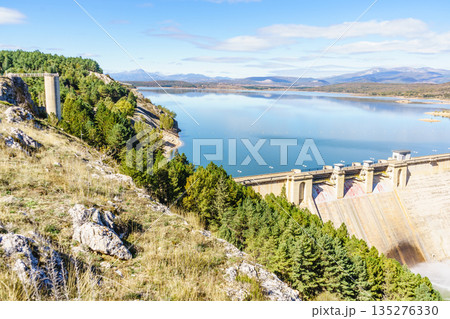 Dam on Embalse de Aguilar de Campoo, Spain. 135276330
