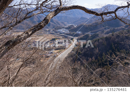 高川山からみた都留市の景色 高川山からみた都留市の景色 135276481
