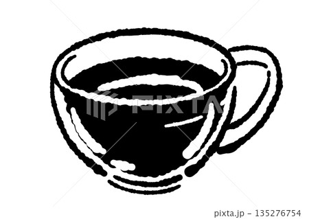 手書き風のガラスのハーブティーセットのモノクロイラスト（ティーポット・カップ） 135276754