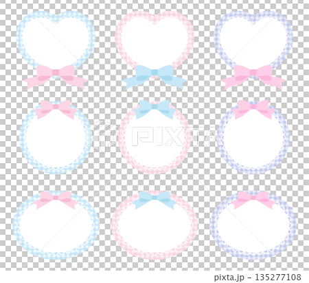 一組可愛的蕾絲邊框和絲帶向量插圖。包含心形、裝飾物和格子圖案。 135277108