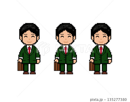 笑顔の社会人男性、正面向き_歩く。(緑の服) 135277380