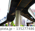 埼玉県川口市の川口駅東口のペデストリアンデッキを下から見上げた風景 135277486