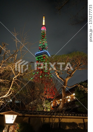 クリスマスツリー色の東京タワーととうふ屋うかい 12月港区2381 クリスマスツリー色の東京タワーととうふ屋うかい 12月港区2381 135277735