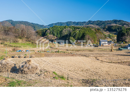 冬の明日香村田園風景 奈良県 冬の明日香村田園風景 奈良県 135279276