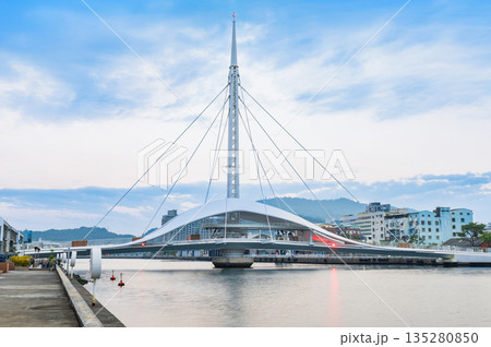 台湾　高雄港大港橋 135280850