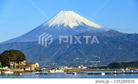 西伊豆から見た富士山 135280910