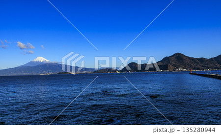 西伊豆から見た富士山 西伊豆から見た富士山 135280944
