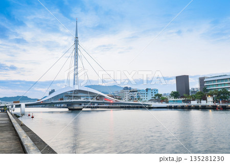 台湾　高雄港大港橋 135281230