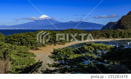 御浜岬から見た富士山 御浜岬から見た富士山 135281478