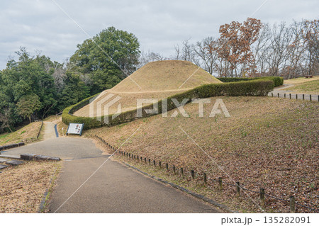 高松塚古墳 奈良県明日香村 高松塚古墳 奈良県明日香村 135282091