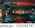 夜のトンネルの明かり 135282747