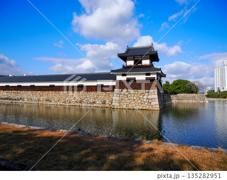 広島城堀と太鼓櫓 広島城堀と太鼓櫓 135282951