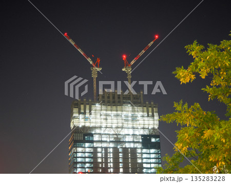 夜のビルディング 夜のビルディング 135283228