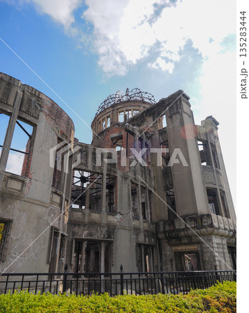 原爆ドームのある風景 135283444