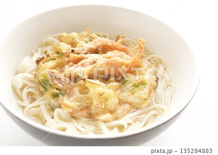 エビのかき揚げ天ぷらうどん 135284883