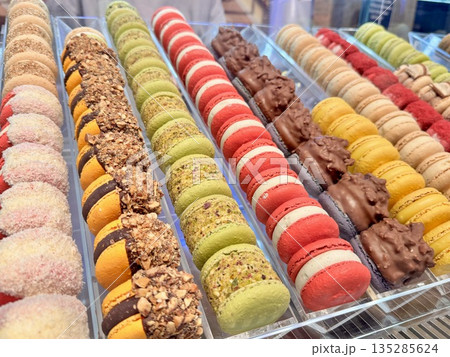 delicious dessert for tea colorful macaroons in the shop window delicious dessert for tea colorful macaroons in the shop window 135285624