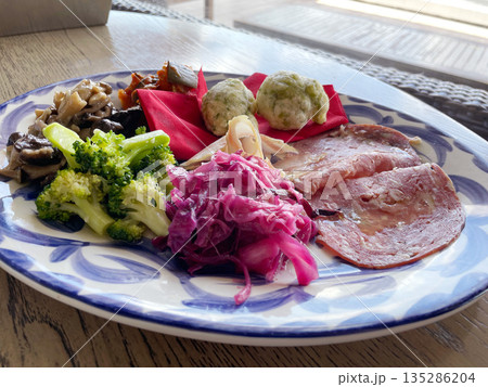 アンティパストミスト 前菜の盛り合わせ 135286204