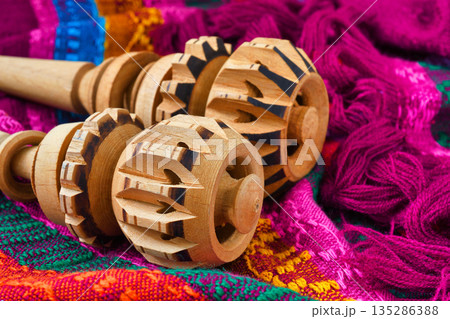 メキシコのモリニージョ(molinillo)　チョコラーテを作るための調理器具 135286388