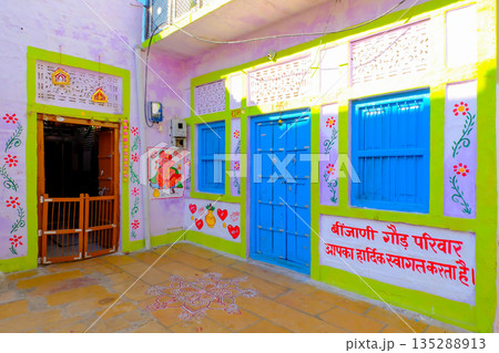 インド　ジャイサルメールの町並み 135288913