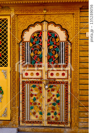 インド　ジャイサルメールの町並み 135289056