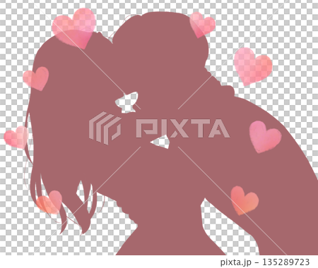 抱き合って笑い合う男女　シルエット　ハート 135289723