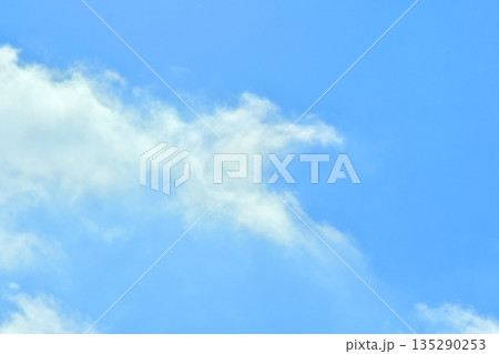 青空と雲　フリースペースイメージ（ fix撮影 ） 135290253
