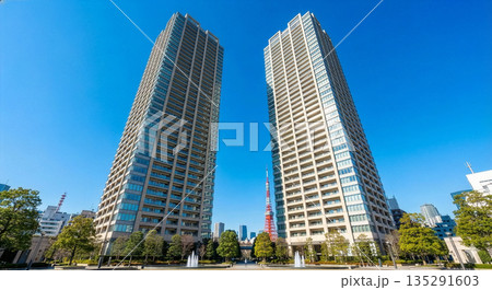 タワーマンション　高級マンション　タワマン　商業施設　 135291603