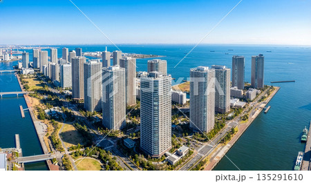 タワーマンション　高級マンション　タワマン　商業施設　 135291610