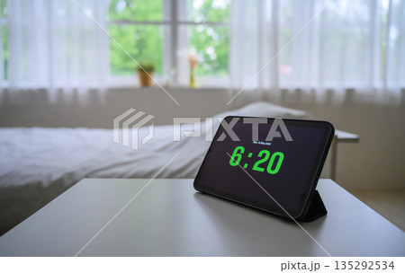 タブレットで時刻表示 135292534