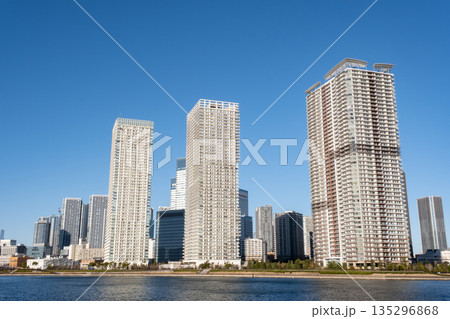 豊洲から晴海方面を見た風景 135296868