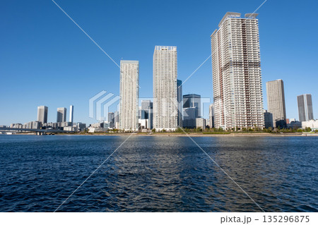 豊洲から晴海方面を見た風景 豊洲から晴海方面を見た風景 135296875