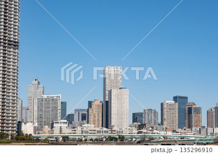 豊洲から春海橋方面を見た風景 135296910