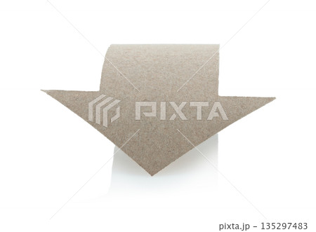 Arrow made from kraft paper, curved in an arc shape and isolated on transparent background. Minimal handmade paper element for design, navigation, banners, and layouts 135297483