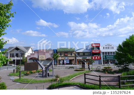 清里駅前の町並み 135297624