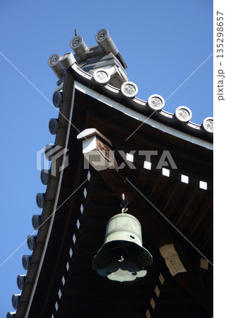 妙顕寺　本堂の釣鐘　京都市上京区妙顕寺前町 135298657