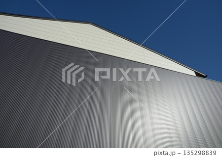 街角の風景　スケッチ写真 135298839