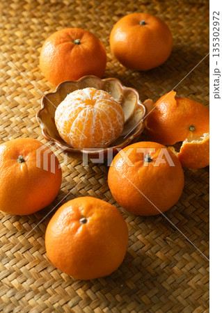 Fresh oranges Fresh oranges 135302972