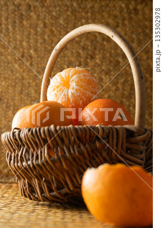 Fresh oranges 135302978