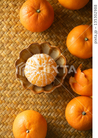 Fresh oranges Fresh oranges 135302988