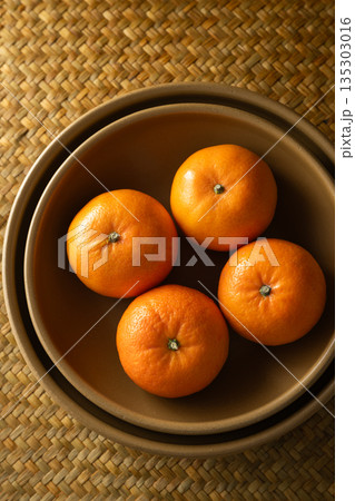 Fresh oranges Fresh oranges 135303016