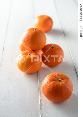 Fresh oranges Fresh oranges 135303042
