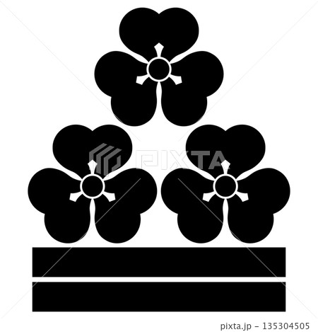 家紋です。三つ組片喰に二つ引きといいます。 135304505