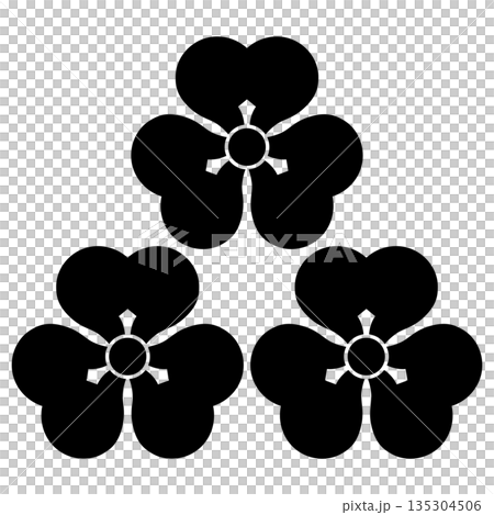 家紋です。三つ盛片喰といいます。 135304506