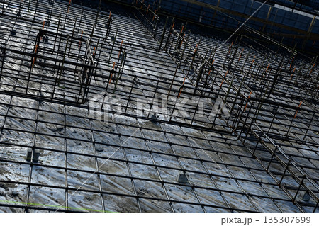 建設現場 135307699