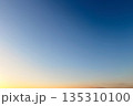 雲ひとつない青空 135310100