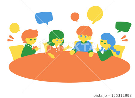 円形テーブルでの子どもたちの会議 135311998